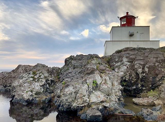 TourismUcluelet's tweet photo. Captivating, isn't it?
💖
#ucluelet #lighthouse #love #wildpacifictrail #lighthouseloop #hikingtrails #hikebc #explorevancouverisland #hikingadventures #myucluelet #pacificrim #ilovevancouverisland #localslovevi #thatbclife
"When the Sun Plays" by @germadians https://t.co/VCaY1Vq3Rg
