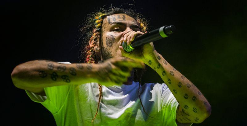 6ix9ine : les très bonnes ventes de son album "Dummy Boy" 💿 https://www.mouv.fr/rap-us/6ix9ine-les-ventes-de-son-album-dummy-boy-346379?utm_medium=Social&utm_source=Twitter#Echobox=1544275638 …