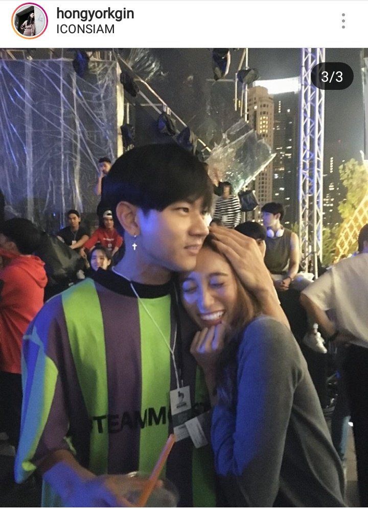 ryeokhwan's tweet photo. อันนี้ตลก หงส์ #TheFaceAllStars กับการถ่ายรูปคู่พี่โทนี่ เมนเทอร์ #TheFaceMenThailand2 แล้วดูคนมองแรงมาทั้งเมนเทอร์คริส เพิ่นๆในเดอะเฟส โดโรธี #asntm5 น้ำตาลมิสยูยังมา ฮือ5555555 https://t.co/vAH8lY1STW