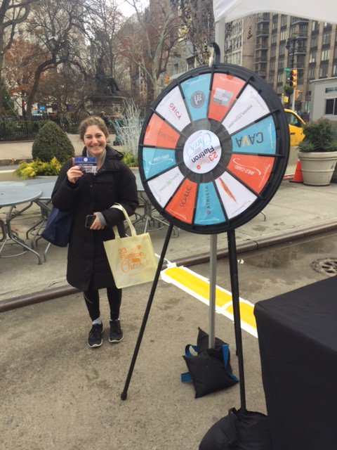 FlatironNY's tweet photo. We're LIVE on the Flatiron Plaza! Come spin the prize wheel, grab a tote bag, and grab some @proofcoffee courtesy of #sousvidekitchen.

#23DaysofFlatironCheer https://t.co/L0HVox3ilc