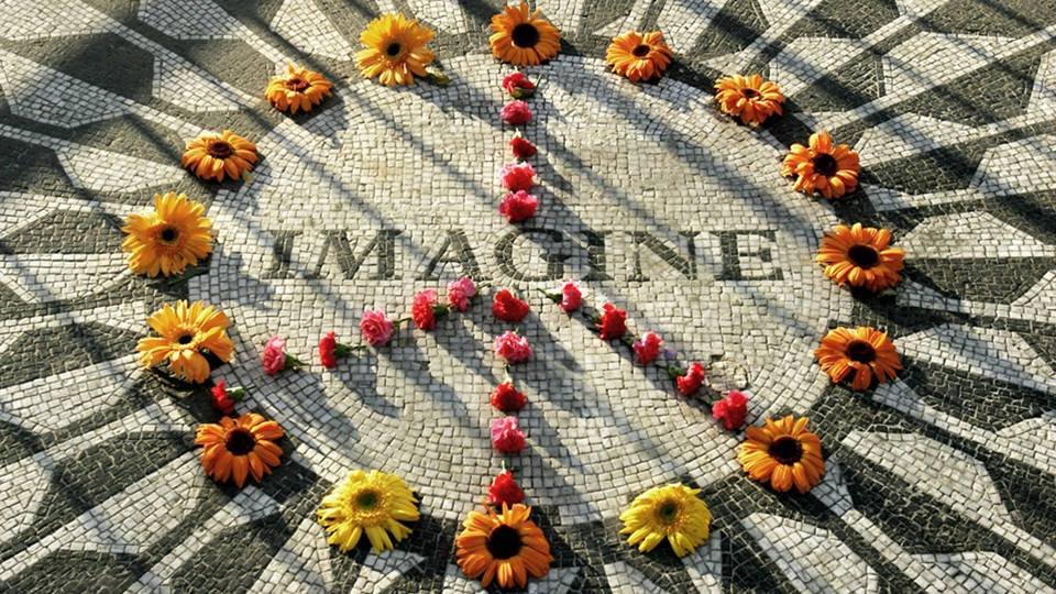 RenaissanceSays's tweet photo. #JohnLennon On December 8th 1980 in front of his apartment building on the upper west side a generational voice was silenced. I'd to imagine that his words still resonate today...you may say I'm a dreamer but I'm not the only one. https://t.co/Oec5UkRaY4