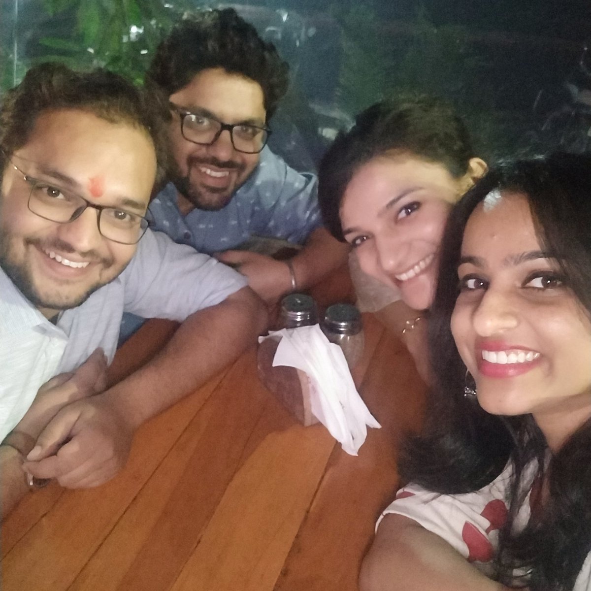 WanderHeels's tweet photo. Happy faces 😀
#throwback #friendsforlife #gettogether #happytime #traveldiaries #thekrulovstory #friendshipgoals https://t.co/c3nOFrwsyX