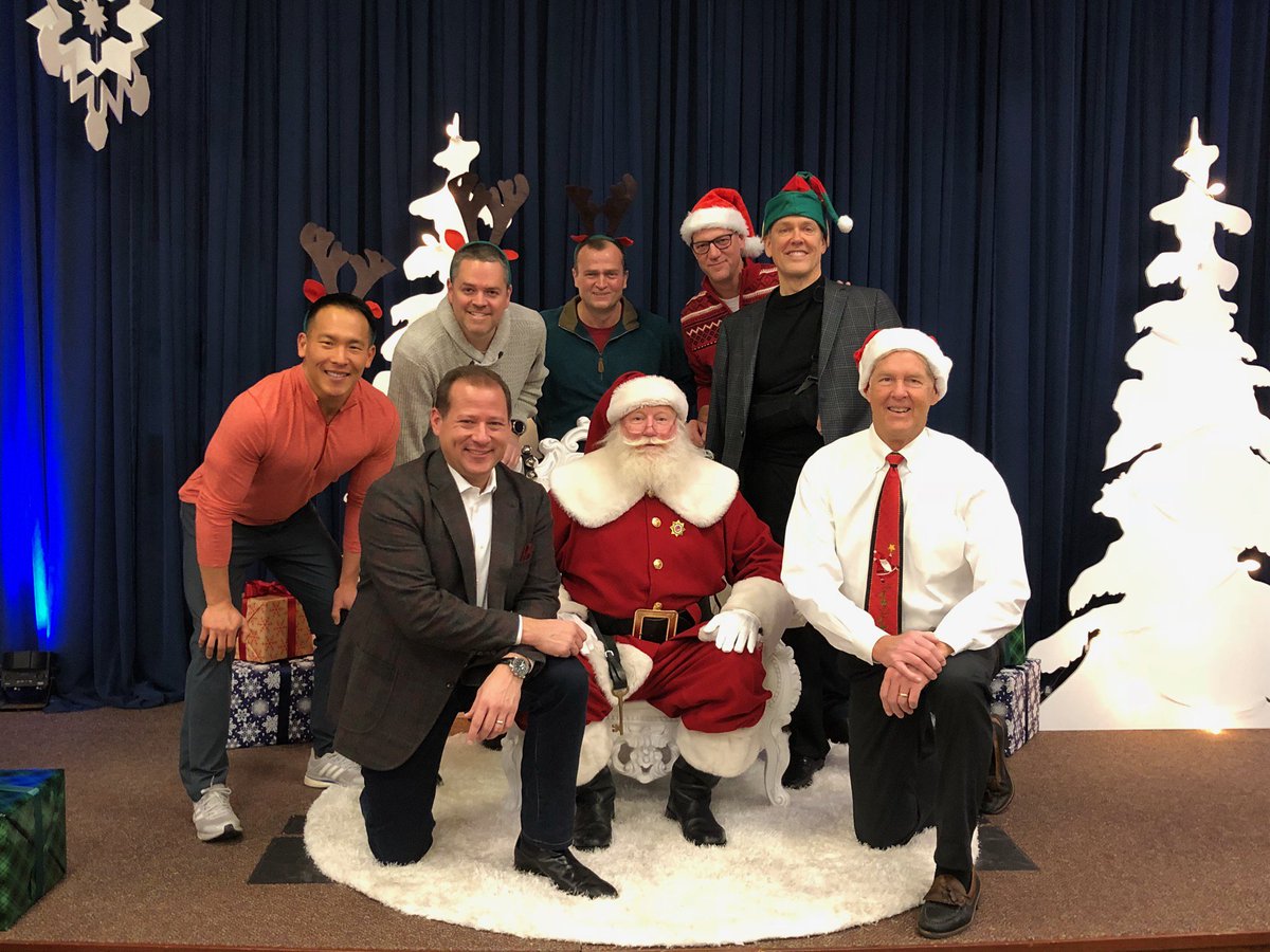 BrandonSawalich's tweet photo. It’s Santa’s busy season, but he still found time to have breakfast with the @starkeyhearing family this morning. #StarkeySanta https://t.co/LuGEhjD03E