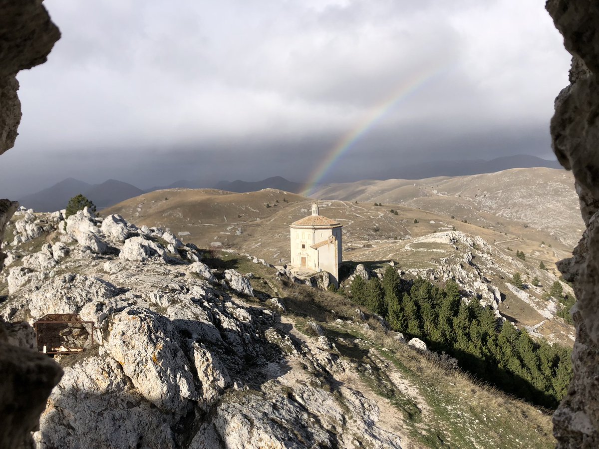 bikelifelive_'s tweet image. Abruzzo Walking and Hiking. @abruzzofacebook @YourAbruzzo @Escursionismoit