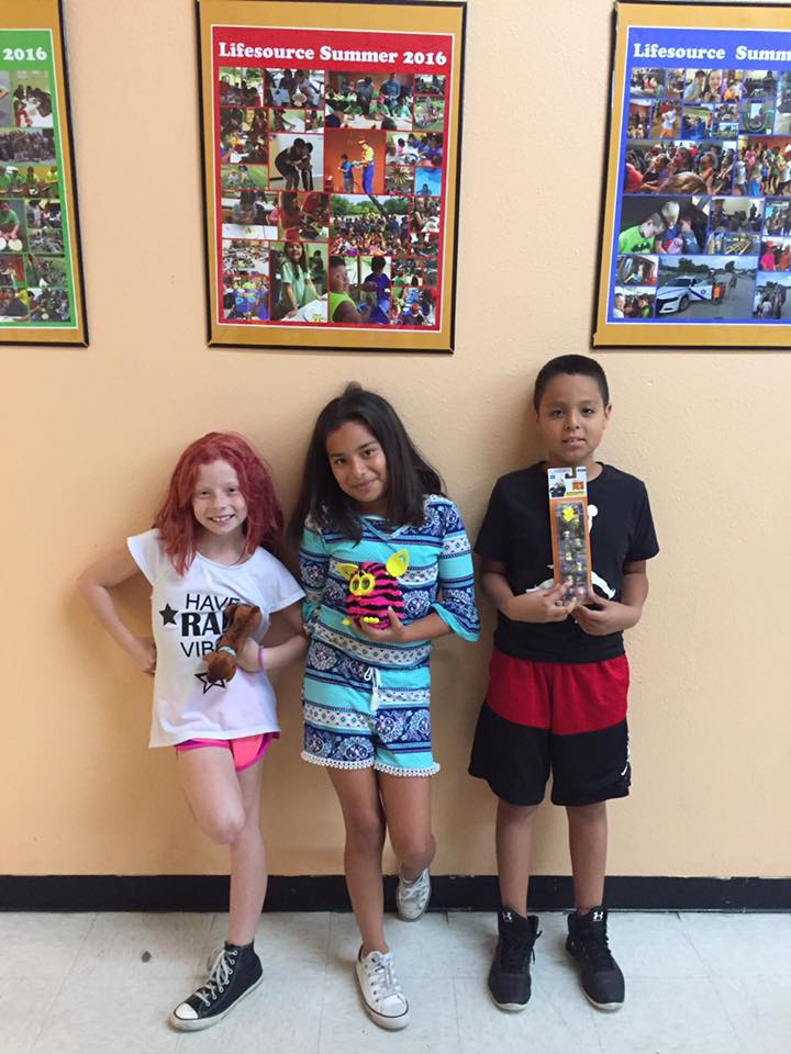 lifesourceinter's tweet image. It’s Day 8 of “12 Days of Giving” and you can donate $50 to Kid’s Life to help an at-risk student. We serve over 100 kids in NWA providing them with math/reading/tech skills, leadership development, field trips &amp;amp; arts. Give today at lifesourceinternational.org/donate. #givelocal #servelocal