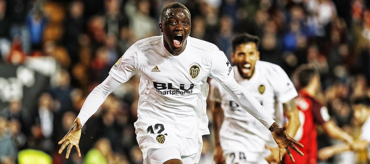 📝CRÓNICA | Un gol de @Diakhaby_5 en el descuento le da el empate al Valencia CF ante el Sevilla FC (1-1)
http://bit.ly/CronicaValenciaCFSevilla …