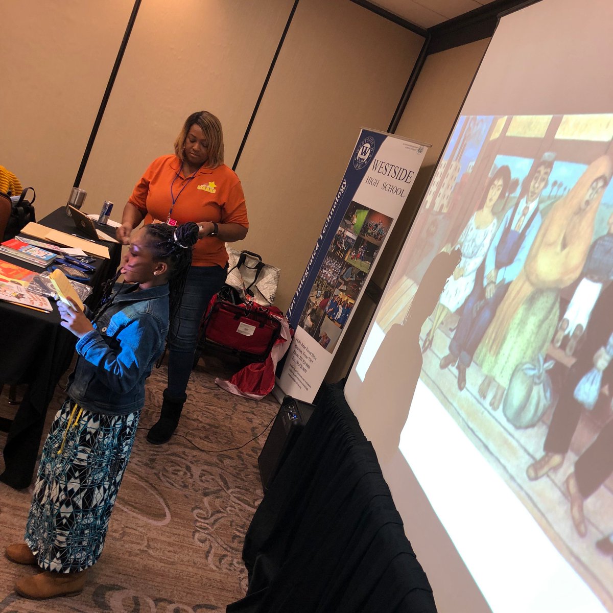 mslowpaz's tweet photo. Presented #art is everywhere-integrating art into #math #langaugearts #science #socialstudies #msms2018 #arted #elementary #elementaryart #arteducation thank u for joining us ... I love advocating for the arts and all the amazing work my students do daily #aldineart #allin4aldine https://t.co/mvqKOtpx2E