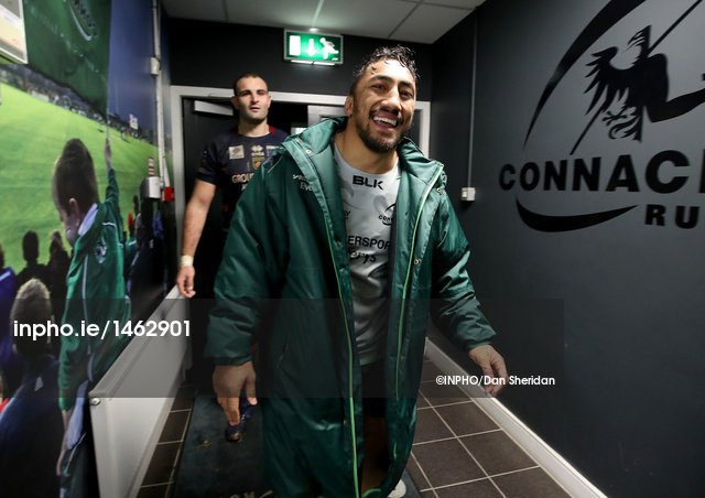 Inphosports's tweet photo. .@bundeeaki12 happy to get the win but no doubt happy to get in out the rain as @connachtrugby beat Perpignan 22-10 in dreadful conditions in Galway #StrongerInGreen #CONvPER https://t.co/zeRVuUNBu3