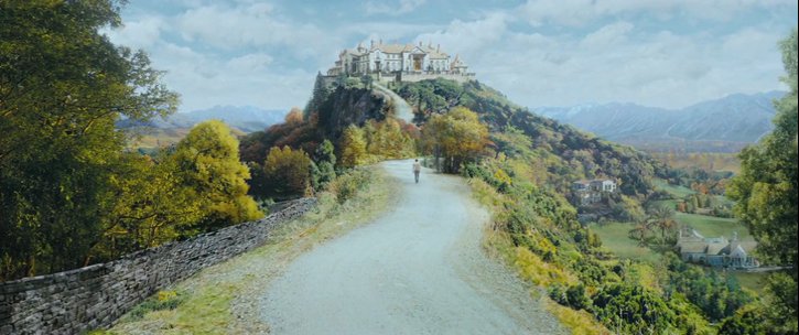 akospeterbencze's tweet photo. UNDER THE SILVER LAKE (2018): A strange neo-noir that shows us around the gorgeous and seductive LA tracing through a chaotic mystery. Pop culture-symbolism, suspense and naked women everywhere. Unfortunately, it doesn't add up in the end and fades away into nothing. https://t.co/0ghCC1t2u7