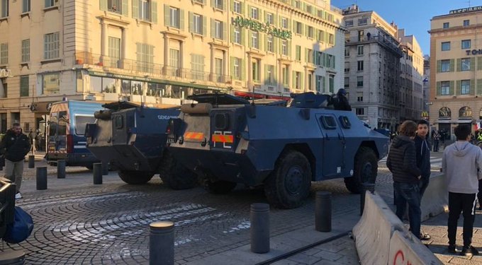 Apostiller11's tweet photo. Armoured vehicles in French cities to fight protesters. But nothing against rioters @FoxNews   @HuffPost #giletsjaunes #YellowVests #macron @AJEnglish @MSNBC @TIME @WSJ @RT_com @FT @DailyMirror @CBSNews @TheSun @ABC @cnnbrk @AP @washingtonpost @cnni @Independent @Channel4News https://t.co/uWw4sKiOE9
