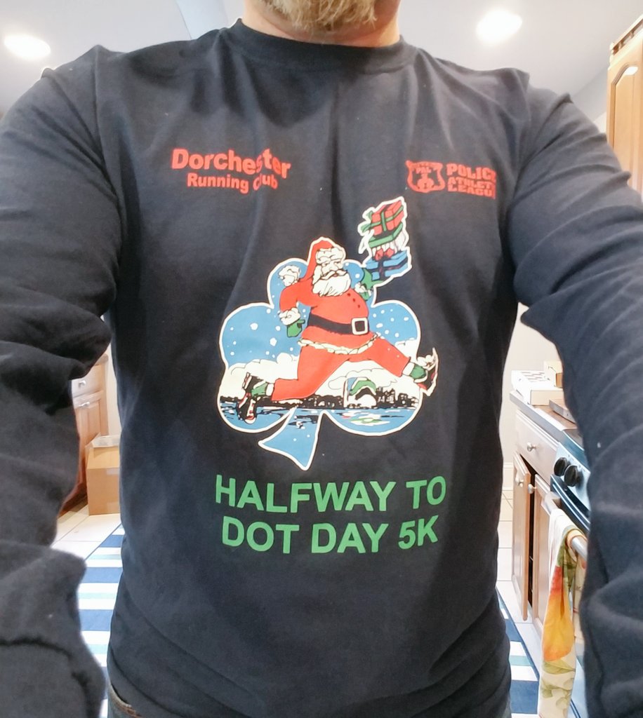 Until I start running with my phone, just trust me that it was another great #HalfWaytoDotDay5K today put on by <a href="/DotRunners/">Dorchester Running</a>! Big thanks to <a href="/stefoshea/">Stefanie O'Shea</a> for her leadership, all the volunteers on the course &amp; <a href="/florianhalls/">Florian Hall</a> for hosting! (p.s. great long sleeve T as well) #dorchester