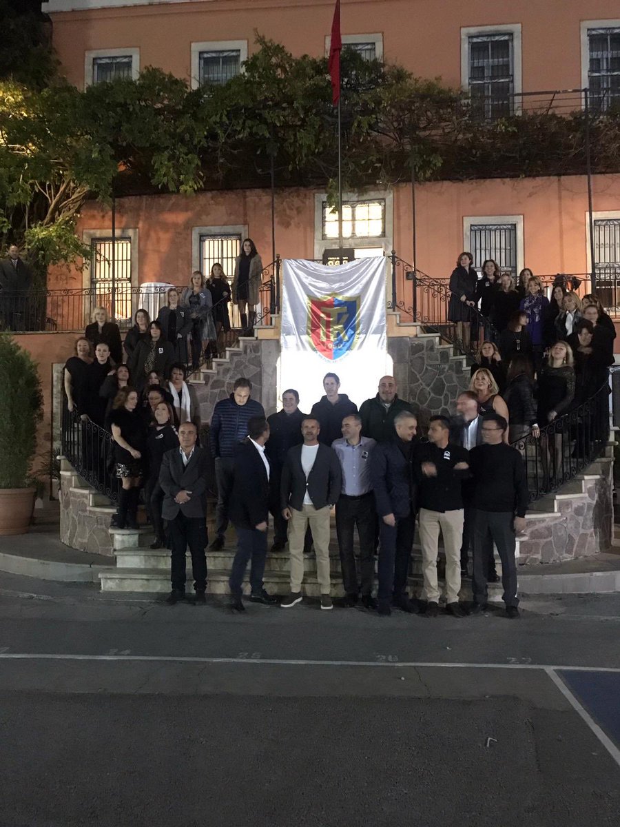 88 dönem mezunlarımız 30. Yıl dönem yemeğinde bir araya geldiler. #itkliolmak #itk