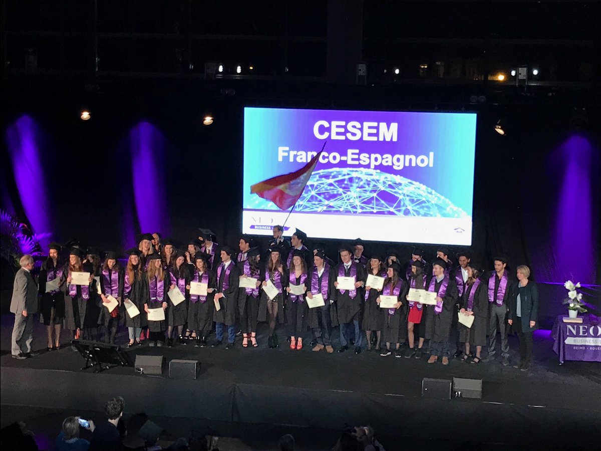 NEOMAbs's tweet photo. ¡Felicidades a todos titulados del CESEM Franco-español y Franco-mexicano! 👏👏👍 #NEOMAbs2018 https://t.co/LuNTAYJami