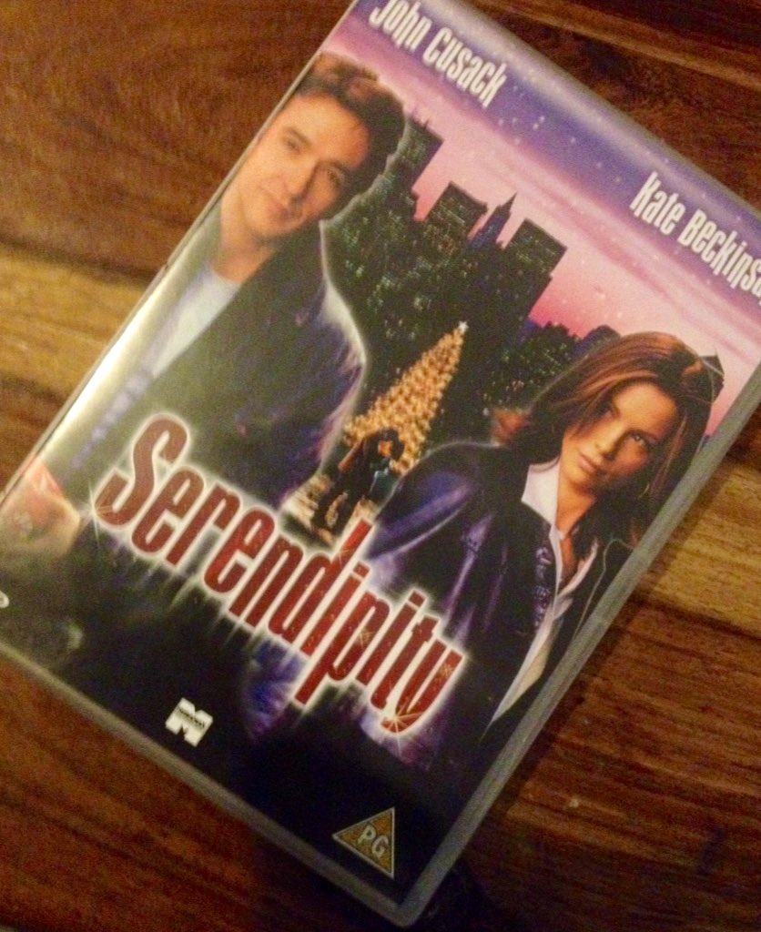 smileyAlys's tweet image. Almost a Xmas film? One of my favourite favourites nevertheless 😍 #rainingoutside #Serendipity 😍