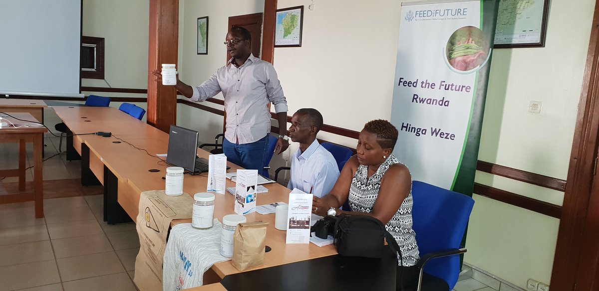 vmugarura's tweet photo. Adding dots in the agriculture supply chain. Bravo @HingaWezeRwanda for enabling agrodealer cooperative leaders from @GatsiboDistrict, @Nyamagabe @KayonzaDistrict &amp; @RutsiroDistrict to negotiate with input supplier to have low cost quality lime https://t.co/GQEfosiyQW