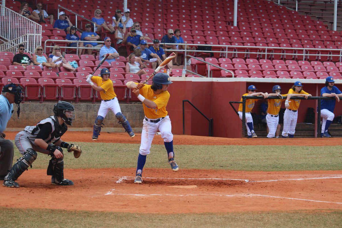 38_louie's tweet photo. After a lot of thought and consideration, I am very proud to announce that I have committed to Reinhardt University to further my academic and athletic career. #RU Thank you to everyone who has helped me achieve my dream of playing at the next level. https://t.co/ePWWWcW6O5