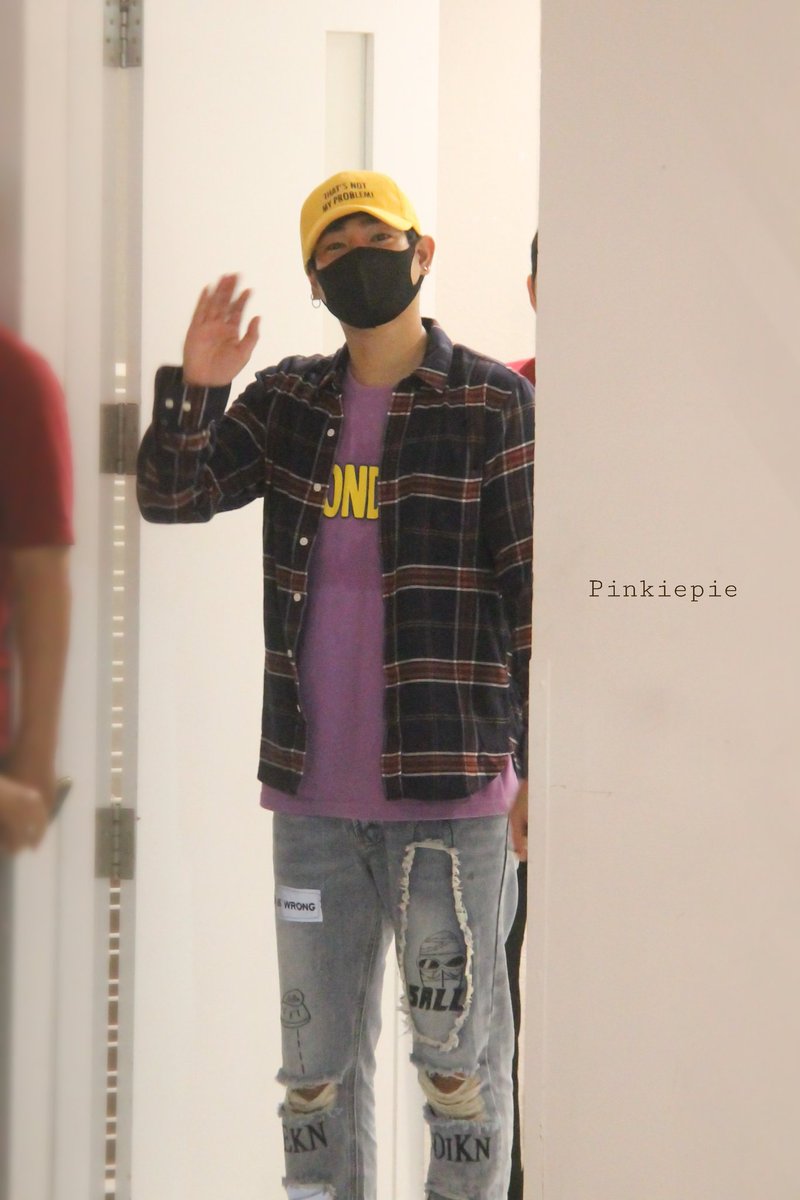 nuchpinkiepie's tweet photo. คนนั่ลล้ากกกก 😍​😍
#เป๊กผลิตโชค #PeckPalitchoke
#palitgallery #pinkiepiepix
#ButterflyEffectX https://t.co/krwJ1QHHre