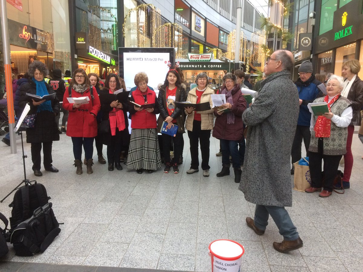We had a lovely time carolling in St Stephens today.