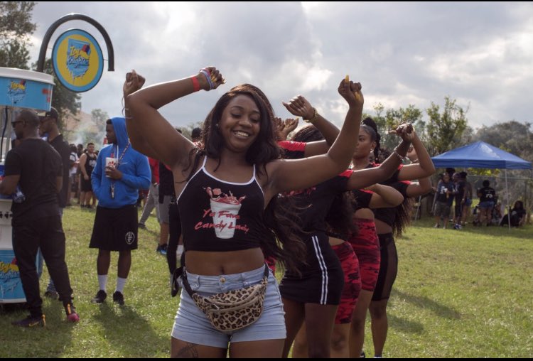 blvnnt__'s tweet image. Gotta slay the stroll too 🤪 #WhatFrontal 😭