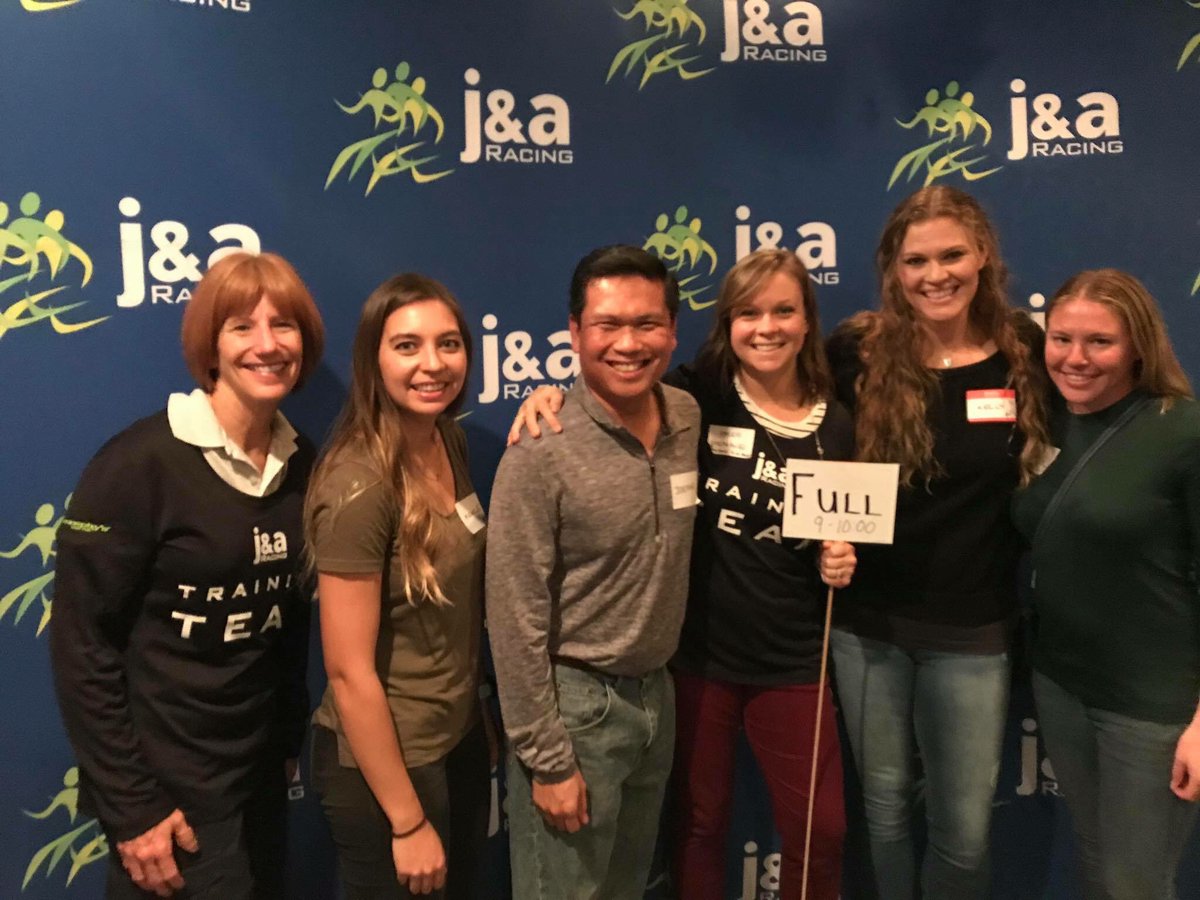 twinjamom's tweet photo. Itβs official. Iβm running the Shamrock full marathon! βοΈ First long training run down, millions of miles to go π ππ½ββοΈ@JandARacing #trainjanda #liveloverun https://t.co/ggGJMTNkJI