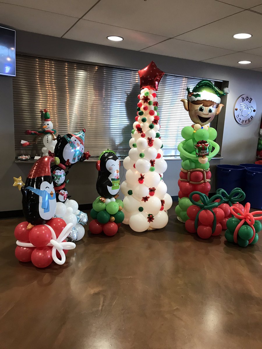 PigsMemberships's tweet photo. Bacon USA Member Holiday Party is underway! https://t.co/ocb3oAjUxt