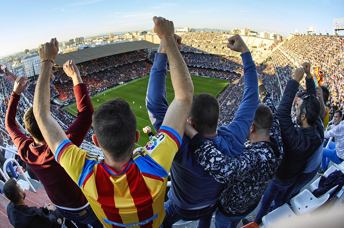 🎟 Sortegem dos entrades @ChampionsLeague 🇪🇺 per al partit contra el Manchester United
Les vols? Vine a #Mestalla a recolzar al teu equip 🏟🦇
👉 has de seguir el compte @valenciacf_vale
👉 Retuiteja esta publicació
👉 Comenta citant a un amic 😉
Sort, i Amunt, Valencia!!!