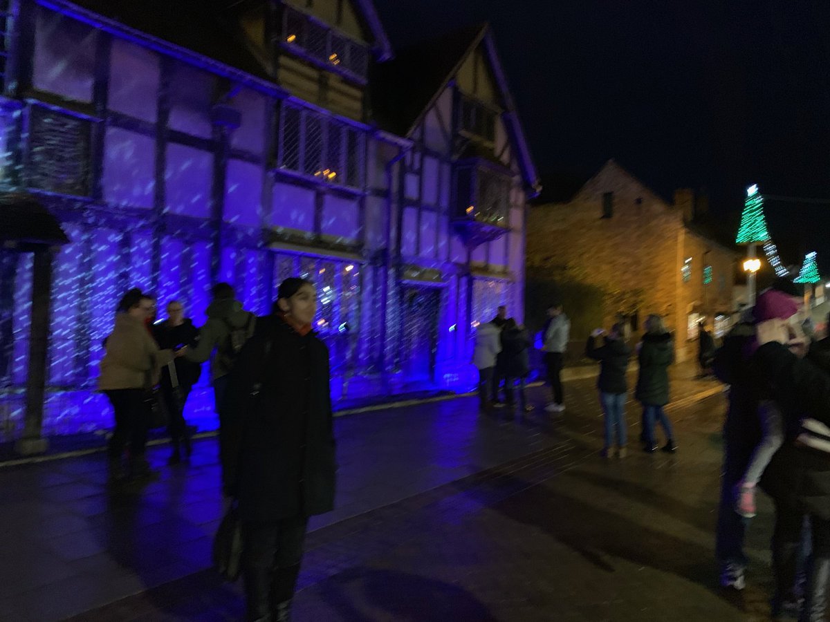 Jjmwebb's tweet photo. Wow what a wonderful evening seeing so many people enjoying the lite up Birthplace #shakespearebirthplacetrust https://t.co/QZErkOetyV