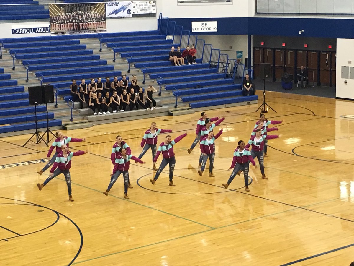 SpartansHHS's tweet photo. Spartan JV Hip Hop in dance competition at Carroll today https://t.co/0n3XMGsL96