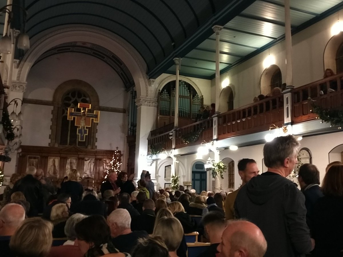 KemptownMarket's tweet photo. Straight from running our Christmas Kemptown Fair today at @StMarysKemptown, now settling down at @StGeorgesEvents for the wonderful @JamTartsChoir concert! #kemptownbrighton #Community @AnraKennedy https://t.co/SBLU5vxVmw