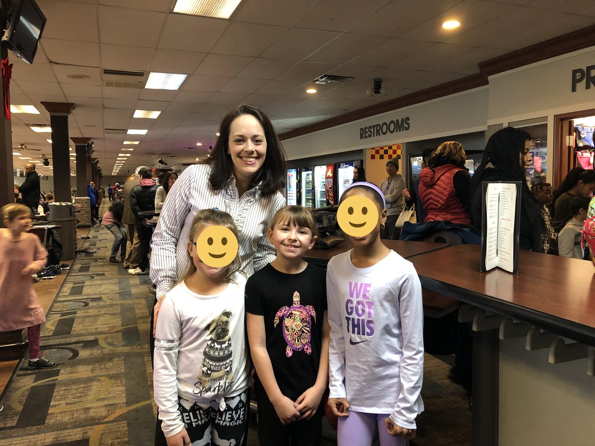MES_EPTSD's tweet photo. So proud of our top readers and our entire school for being the number one school with the most books read. We continue to foster a culture of reading! @Troy4NJ7 #jumpintoreading #leadlit #elachat #njed #EPTSD @MES_EPTSD @_AmandaFry https://t.co/dOrE4YvmYY