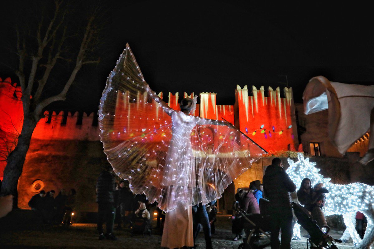 Al <a href="/Castello_Severa/">CastelloSantaSevera</a> grande successo per la prima giornata del villaggio di Babbo Natale! 2.500 presenze! Un'atmosfera magica che ha contagiato tutti!