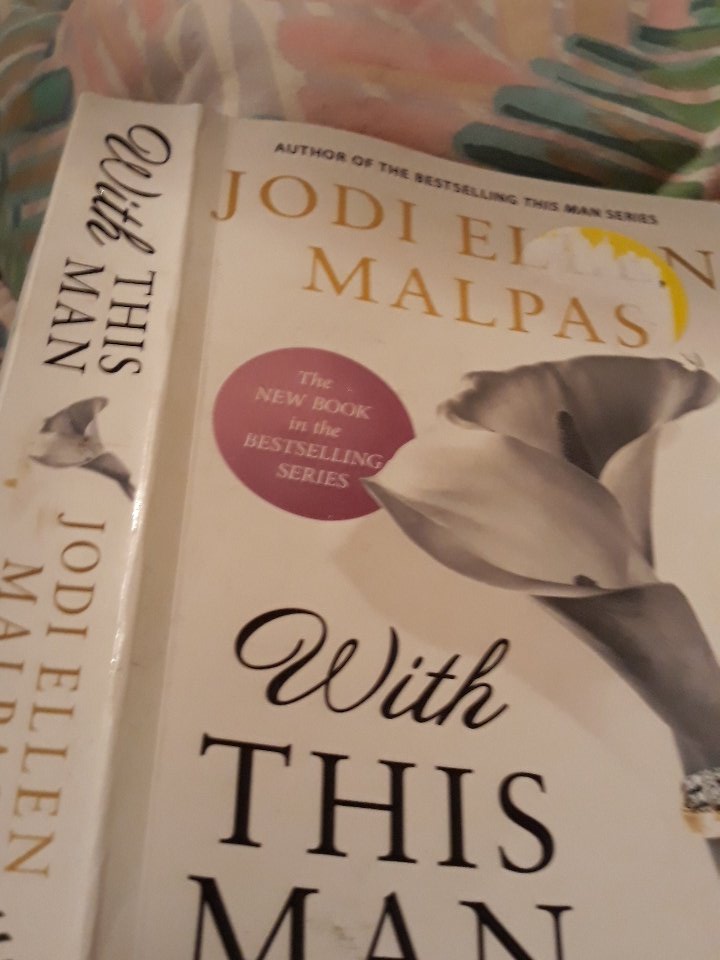 kateohagan30's tweet photo. Having a chilled night in with #thisman @JodiEllenMalpas also with #mrward himself Haha ❤ https://t.co/6C4e2P3Uim