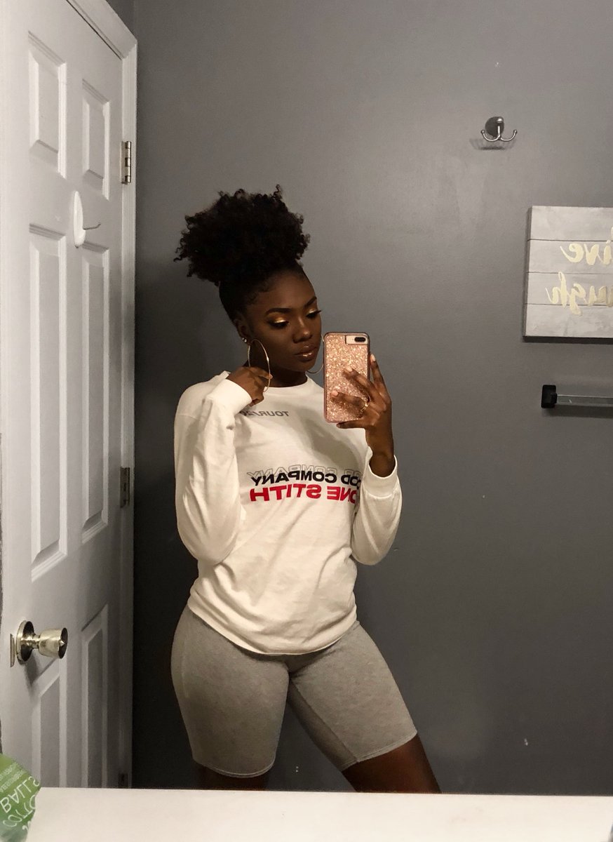 cece___lynn's tweet photo. glow. ✨🍫 https://t.co/mVQBIiA2Tm