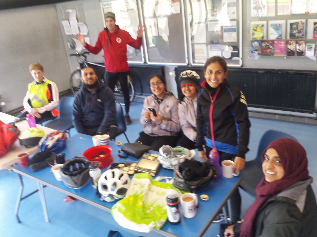 PKWA98's tweet photo. #Kramblers on the wheels riding into the wind with the #Streetbikes, having bundles of fun while improving health &amp; wellbeing @streetbikescic @Griff66 @QariAsim @MOONLIGHTTRUST @ikramofficial @IMWS_Women @BatleyCC @paulasherriff @GNabi_Eurocabs @MuslimInspire_ @bbest_hub https://t.co/jsAW3O13oO