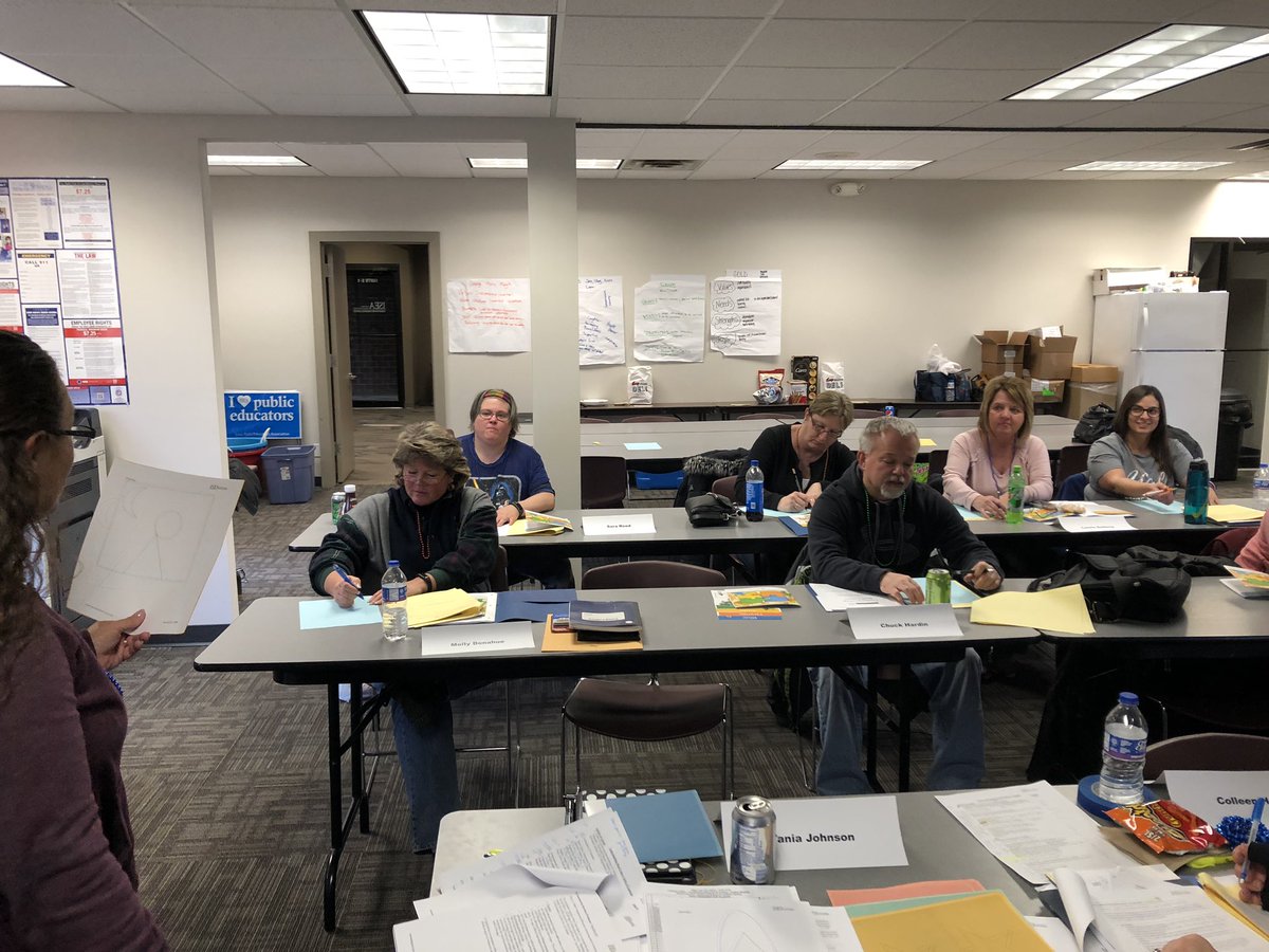2013iateachofyr's tweet photo. @IowaSEA class happening in Cedar Rapids @realcolors Thanks teachers &amp; paras for spending your Saturday with us! #ISEAclassesROCK #SaturdayFun @ISEAacademy https://t.co/i3ECX2KVLZ