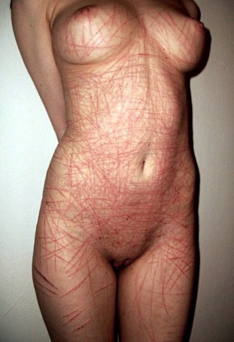 مين بيتعاقب كذا #ريتويت 🤦🏽‍♀️💕. 
#معصيتى_راحتي