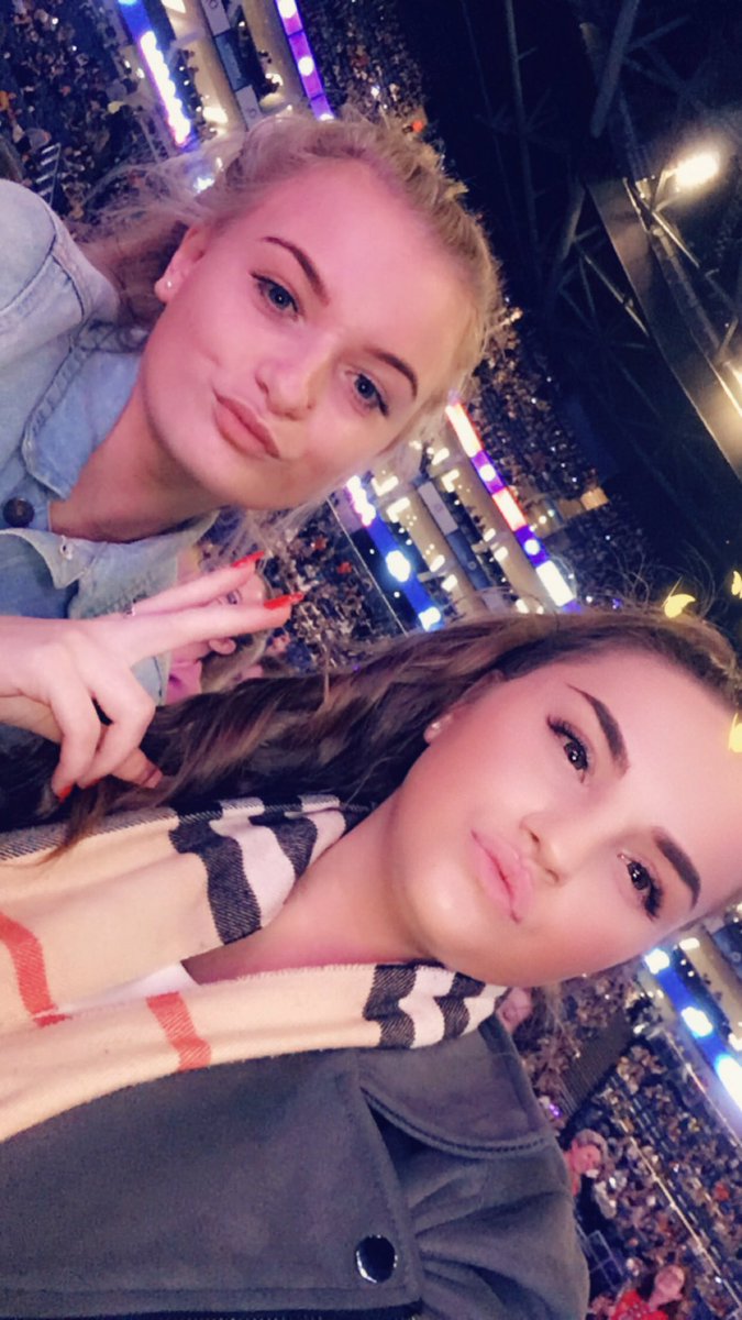 Sophiehuntleyyx's tweet photo. #JJBSTAGE https://t.co/FsDvu8nC9g