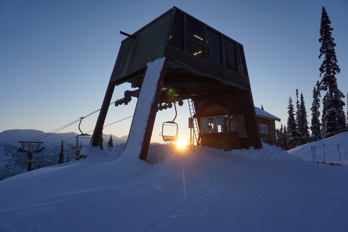 PKPowderHound's tweet photo. It's a beautiful day at Powder King! https://t.co/CwQPjANPy3