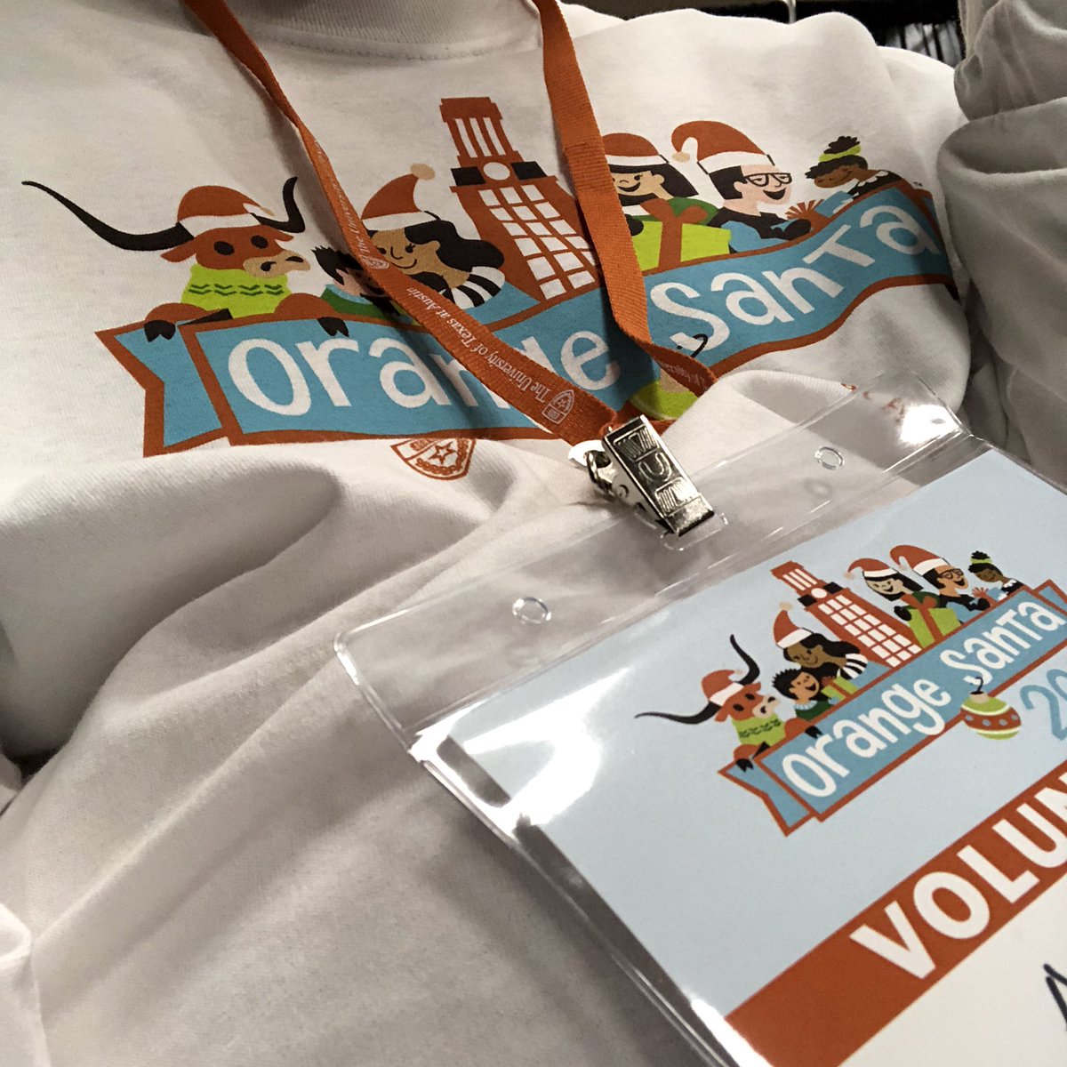 Dr_AHL's tweet photo. About to do a volunteer shift for #orangesanta, and then make latkes for 13 people. #supermom #WhatStartsHere https://t.co/KEtWu5peD1