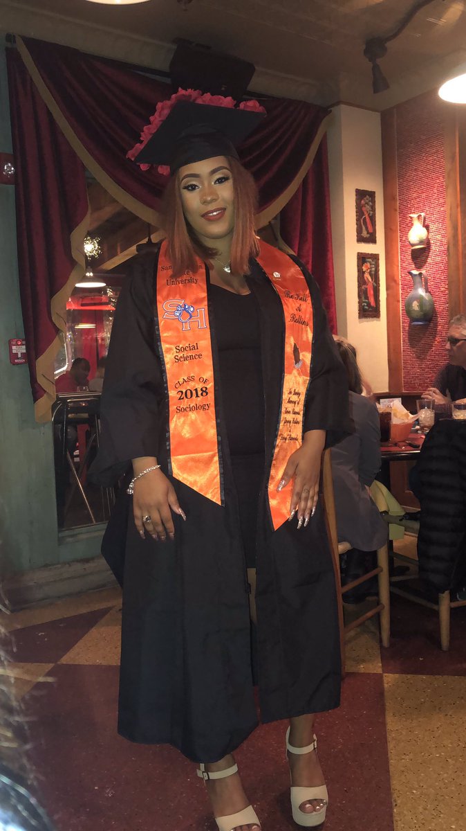 _MostHatedKell's tweet photo. The Moment I’ve Been Waiting For . I Finally FiniSHed 👩🏽‍🎓💙🐾🧡 #SHSU18 https://t.co/q2wqENC1RF