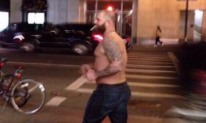 CullumJeffrey's tweet photo. He never liked shirts 👕 #BestBeardNBaseball #WalkOfAChamp #2013WS https://t.co/y9vsO76oi1