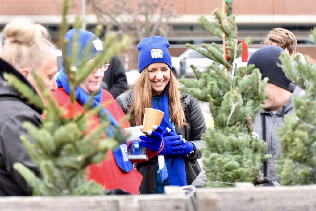 mykcrawford's tweet photo. .@watrust gave away 50 free Christmas 🎄 trees to the Spokane community Saturday. That’s #WATrustology in action! #Christmas #ad https://t.co/QFUMd4n3qH