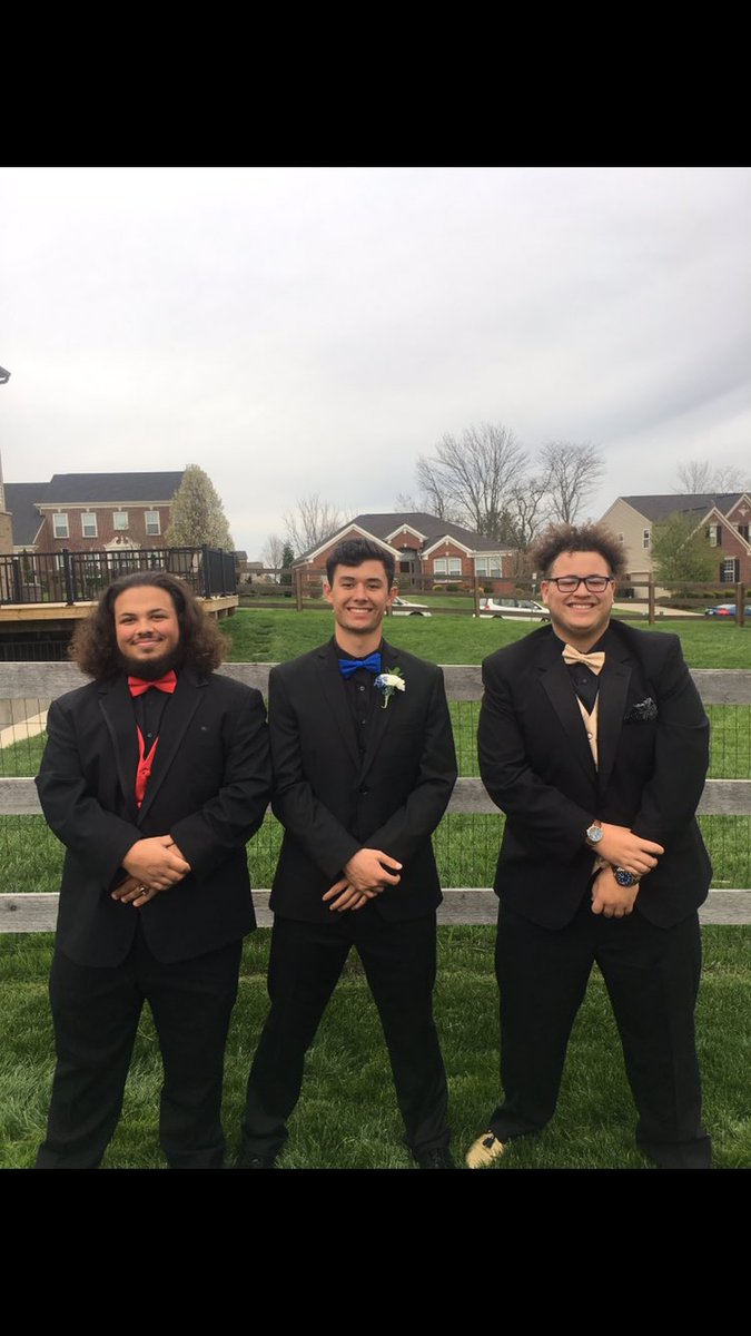 jerabe33's tweet photo. Happy birthday bruh 🥳 can’t wait for next semester 😈 #onbaby @HunterHughes128 https://t.co/bsEwKqb1wd