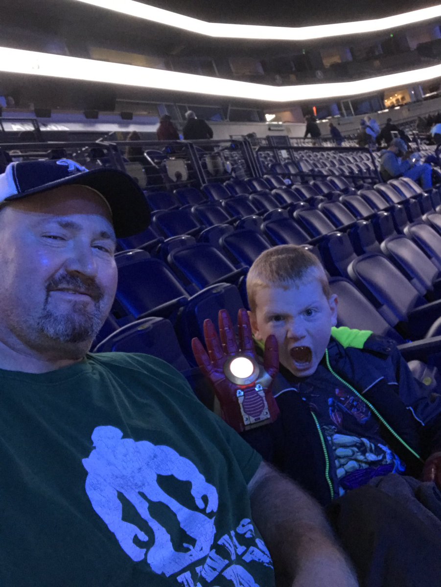 #marveluniverselive