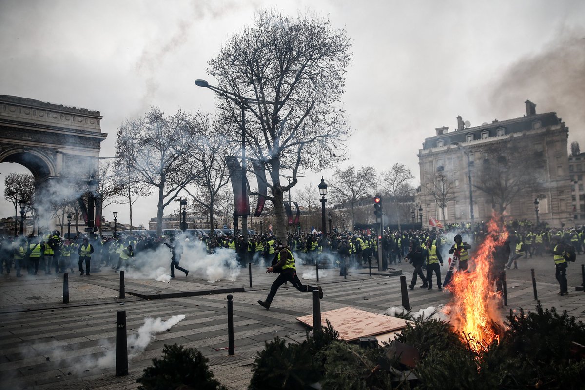 Abdulmonam Eassa On Twitter Paris Today During Gilet