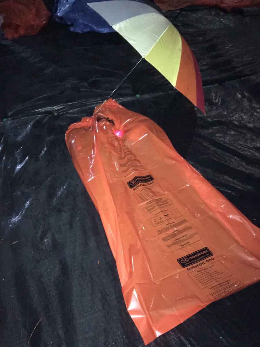 SimonPHSI's tweet photo. Here’s my bed for the night. How’s yours looking? #SleepInThePark                   https://t.co/VxpM5rlB8y https://t.co/6fGGJsoFym