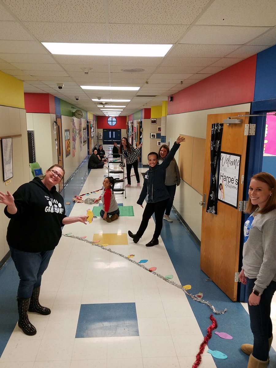 MrsJillCarrillo's tweet photo. Tradition continues as CSE leaders light the way! #CSELeads https://t.co/xJ1A2tkGb1