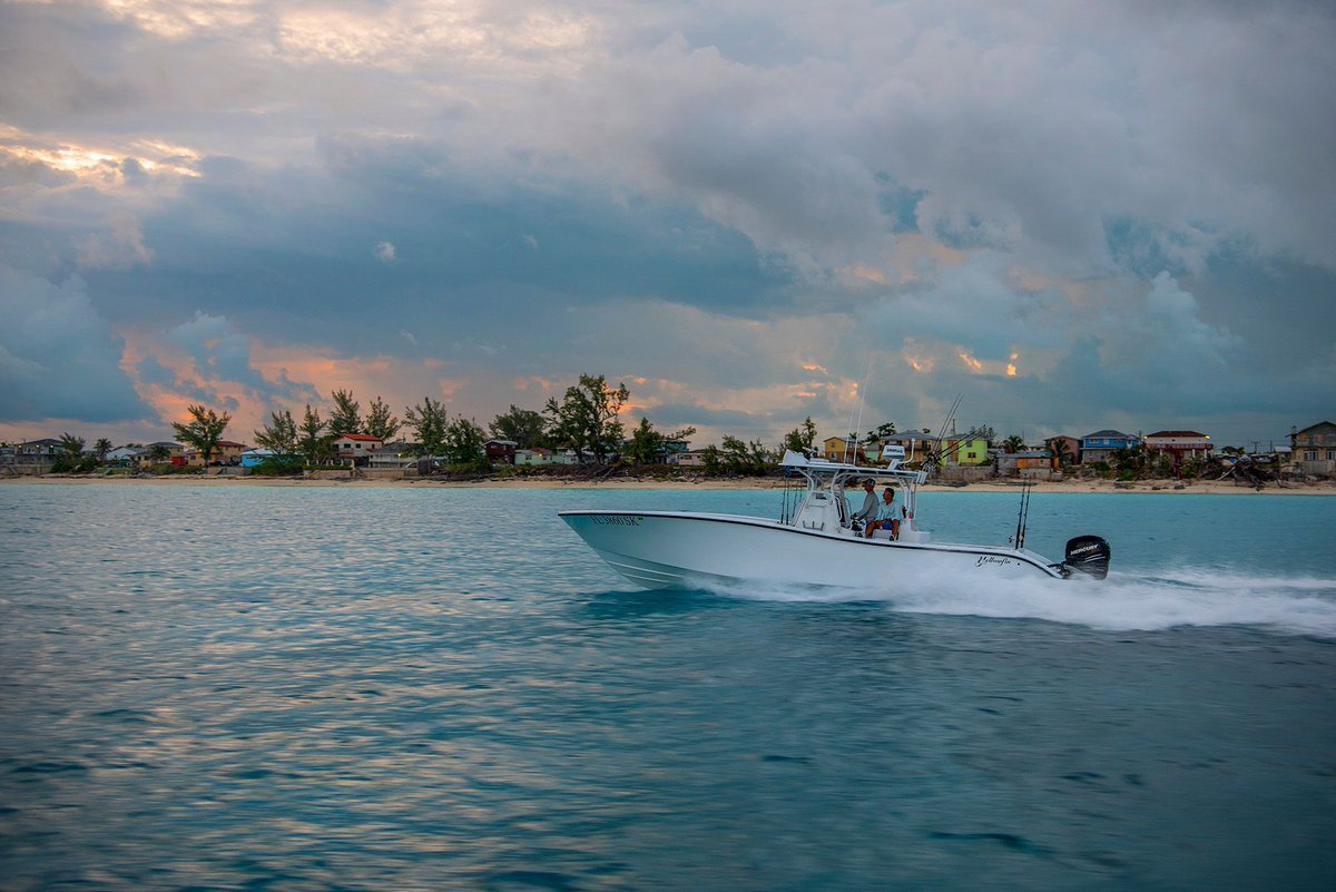 IntotheBlueTv's tweet photo. The weather is changing. But we already knew that headed for the barn. @simradyachting #gowithconfidence #badweathercoming #safeandsound https://t.co/DMdNIu7JvY