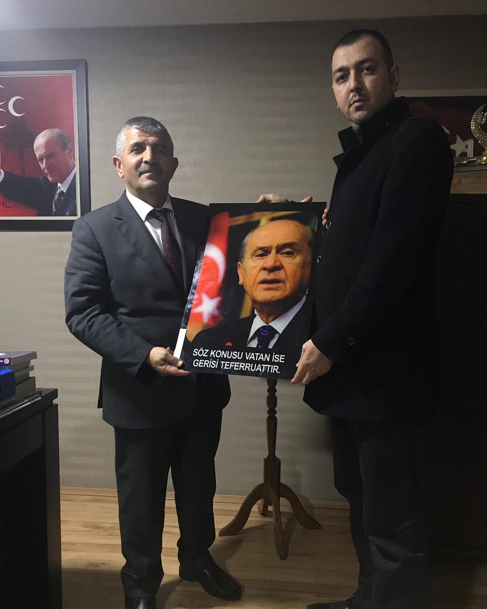 Milliyetçi Hareket Partisi İzmir İl Başkanımız Sn.Veysel Şahin Beyi makamında ziyaret ederek hediyemizi taktim ettik. Misafirperverliği için il başkanımıza teşekkür ederiz.