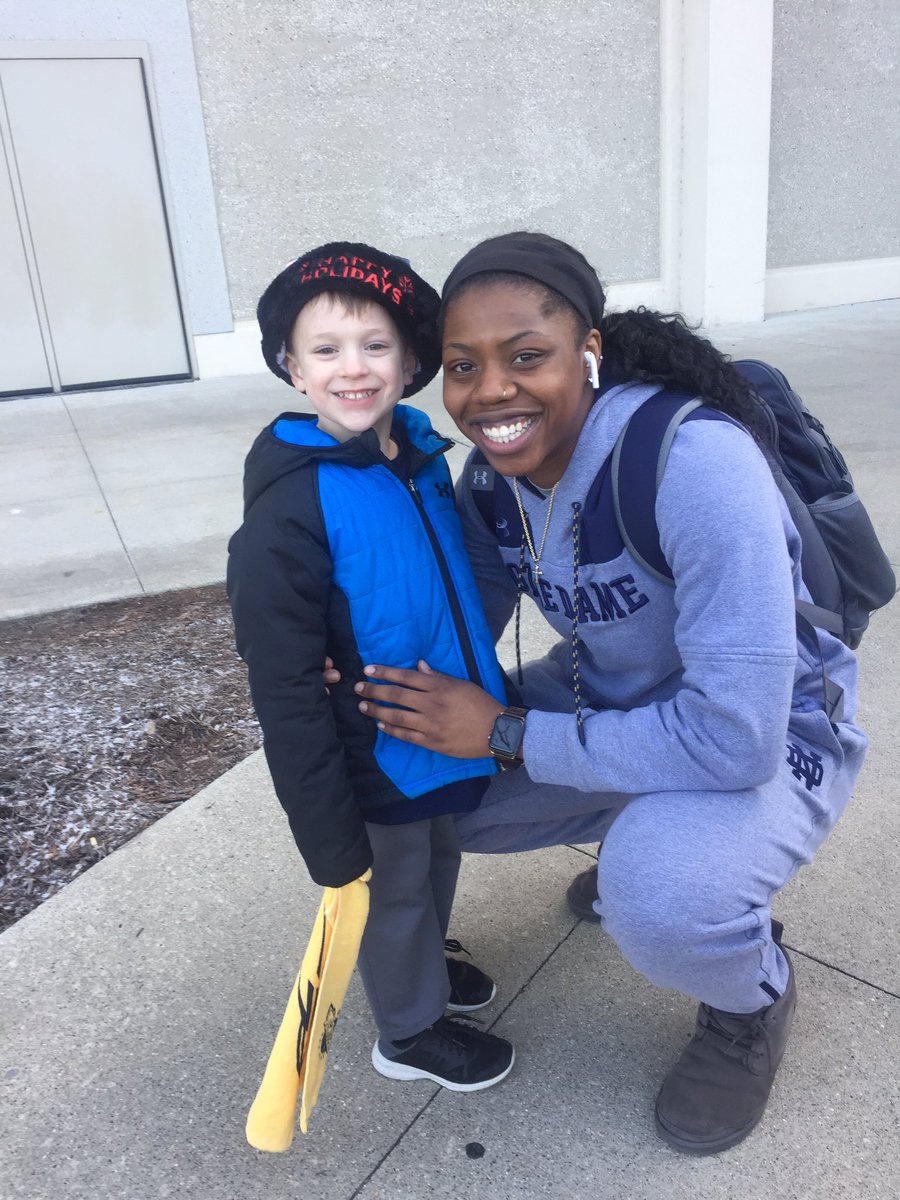 DefianceGBK's tweet photo. Great time today watch the Lady Irish at Toledo! Thanks @Arike_O for the picture, made our day! https://t.co/KLmZoqVSnB